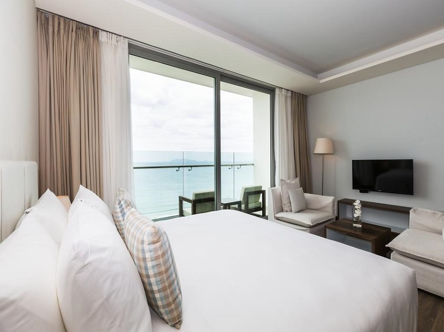 A-La-Carte-Danang-Beach