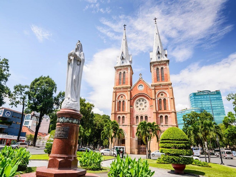 Saigon’s-Notre-Dame-Cathedral