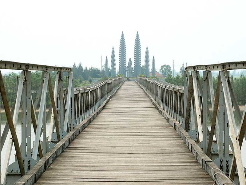 Hien-Luong-Bridge